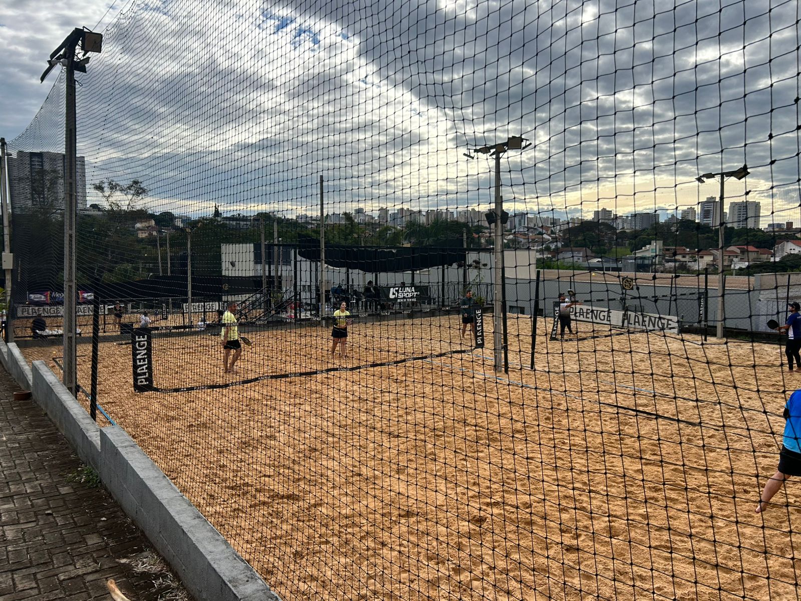 Point 43 Londrina — quadras em operação